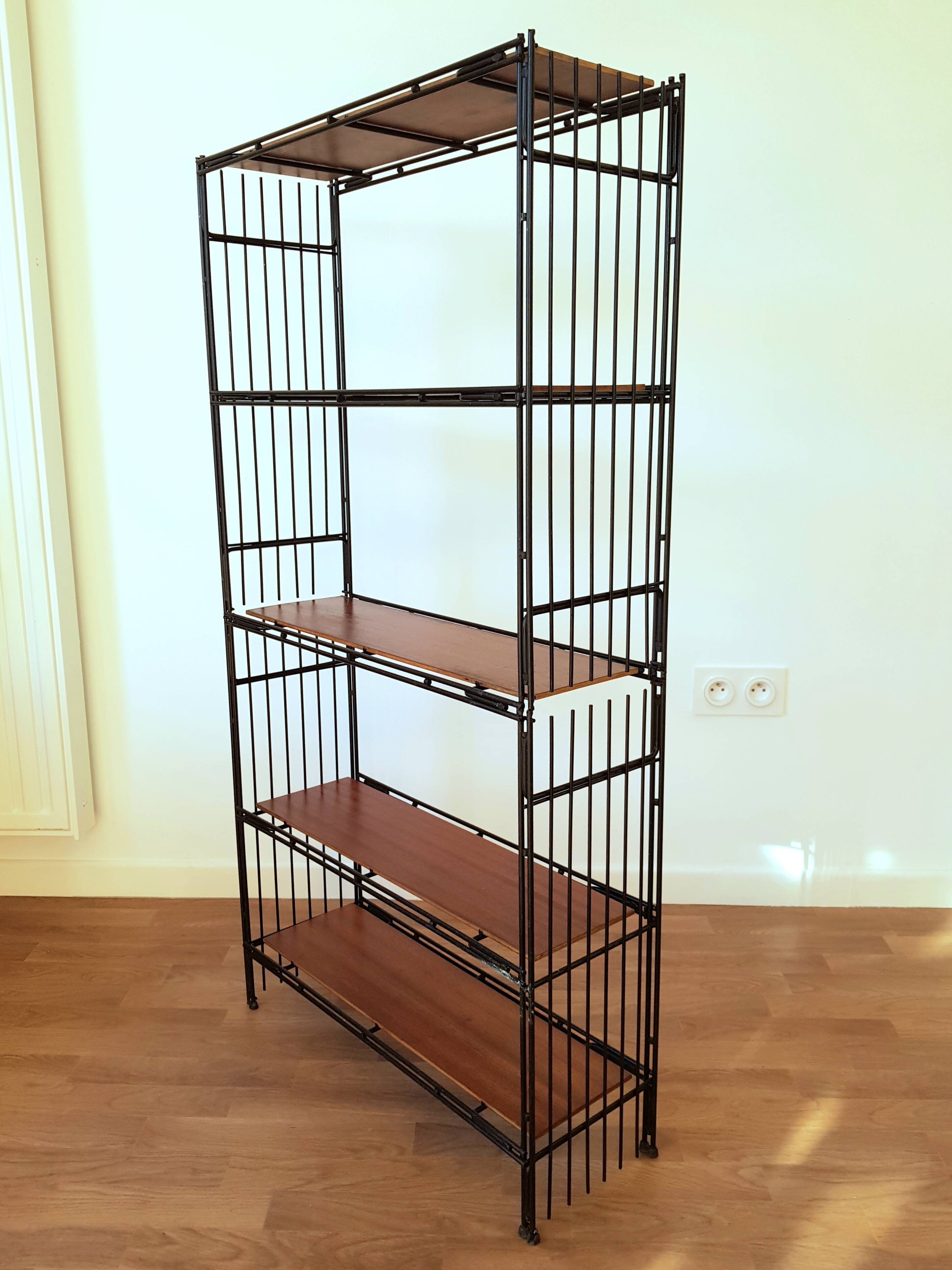 Bookcase shelves