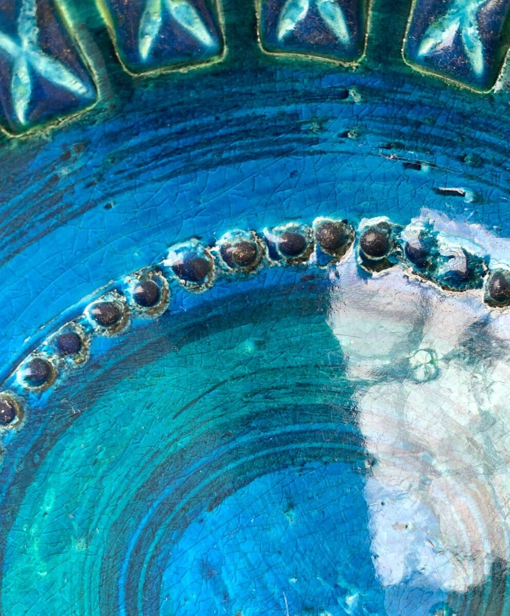 Large bowl in Rimini Blu pottery in mid-century style by Aldo Londi for Bitossi, Italy, 1960s.