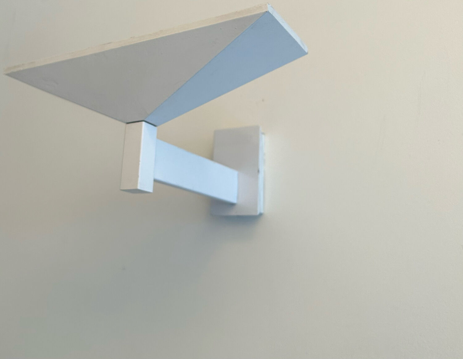 Modernist vintage Disderot wall lamp, white lacquered metal, Glass and Light 1970