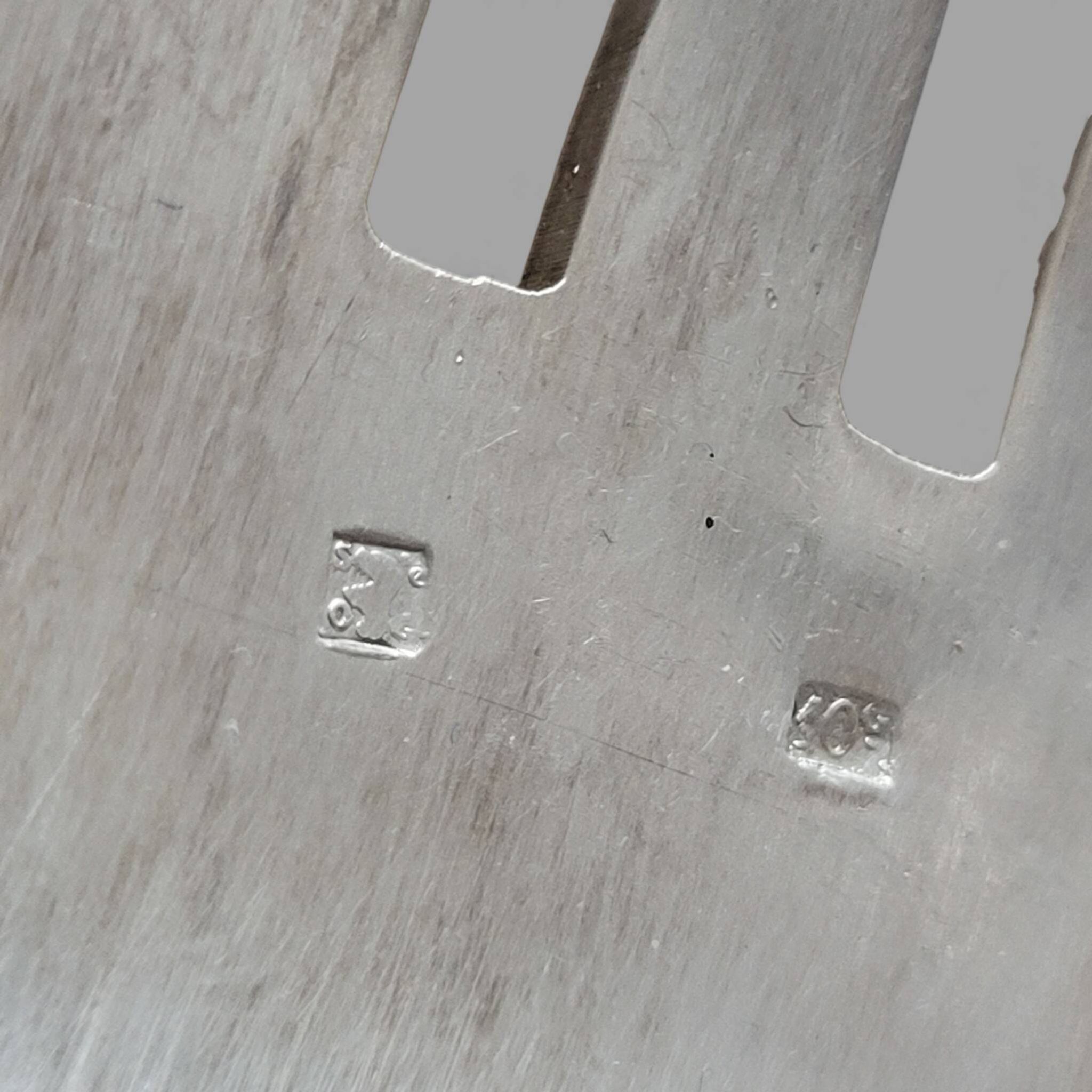 Silver-plated metal serving cutlery