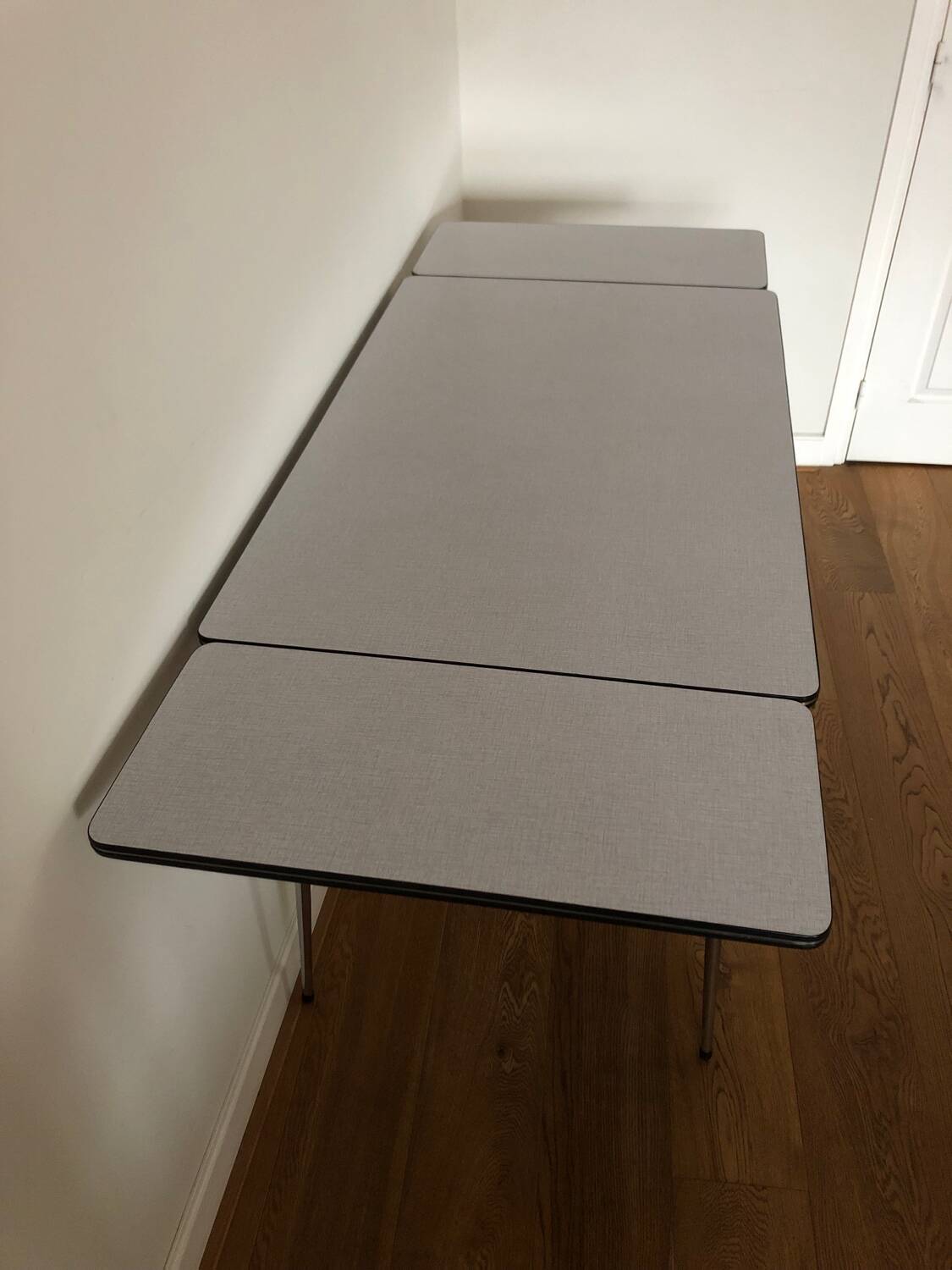 Extendable table