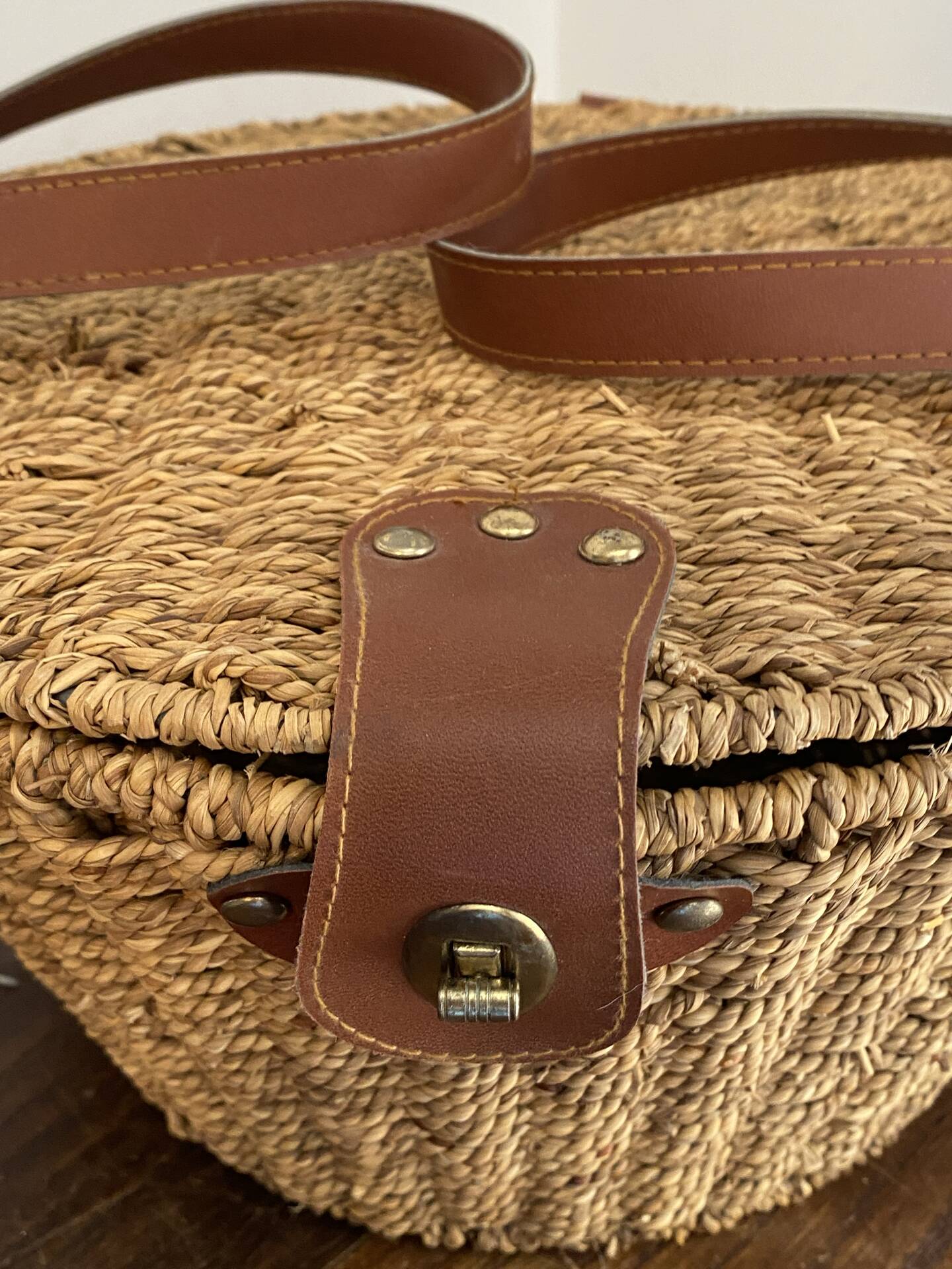 Woven rope basket