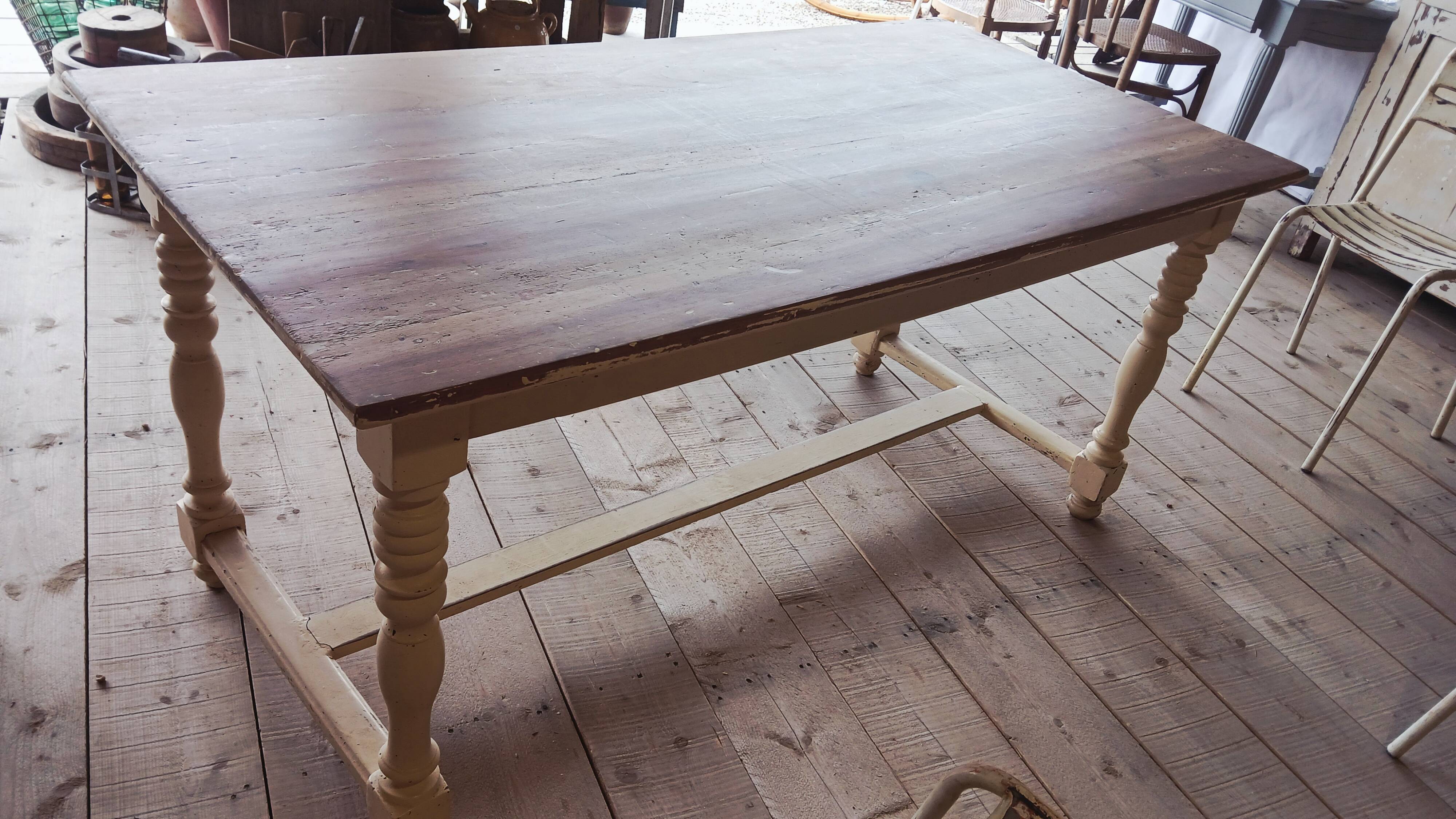 Farm table