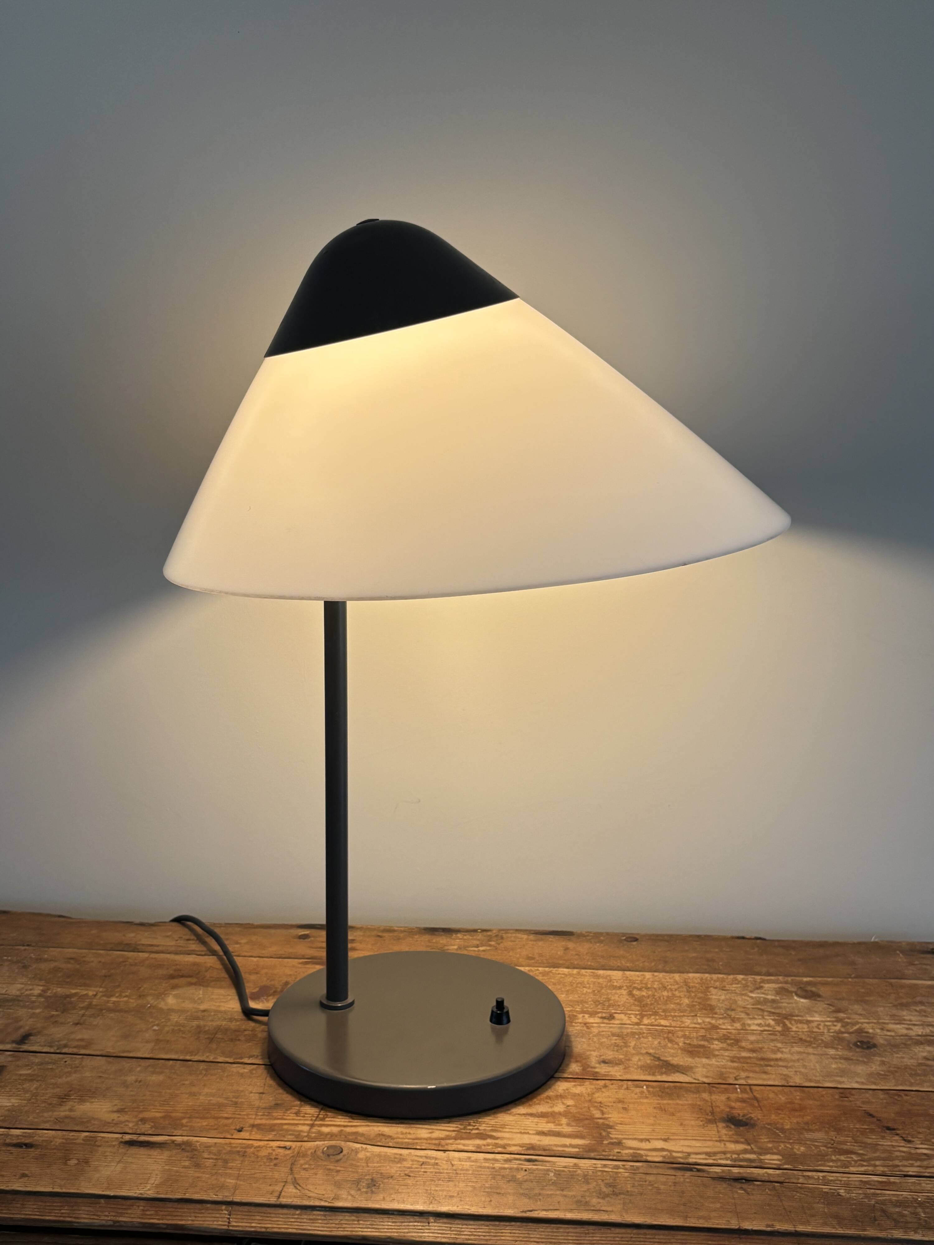 Vintage Opala table lamp Hans J. Wegner Louis Poulsen Design