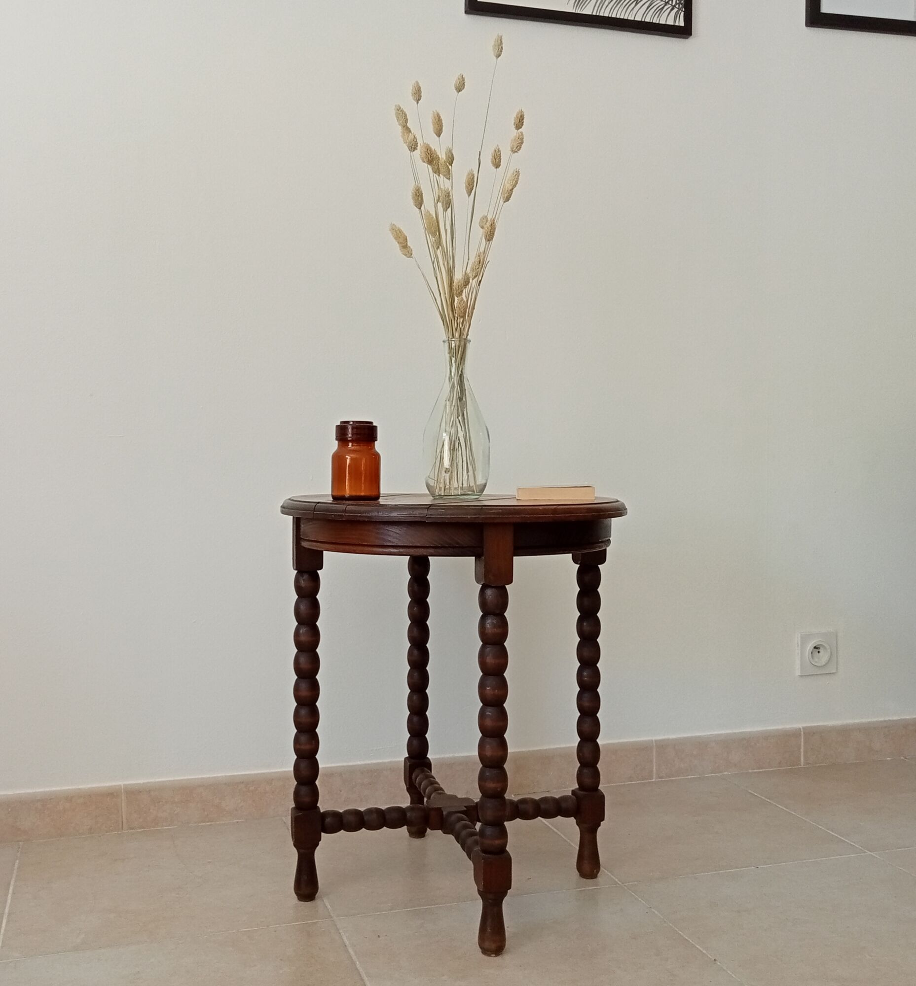 Side table from the 40s/50s in turned wood, Louis XIII style