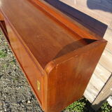 Cozy shelf 50s sliding doors