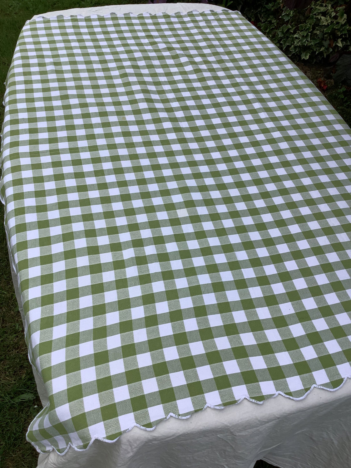 Vintage tablecloth Scottish style green white