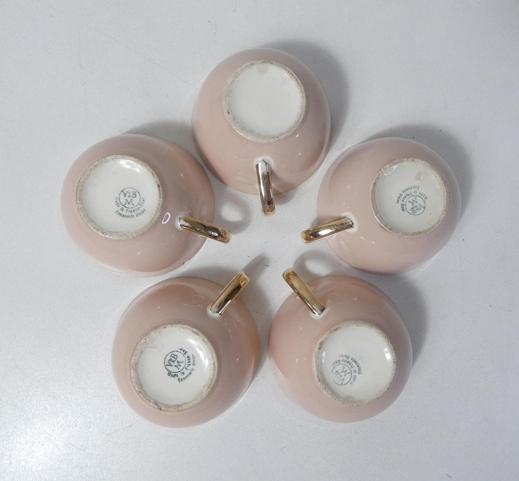 5 tasses Villeroy & Boch rose et or par Lucien Engel