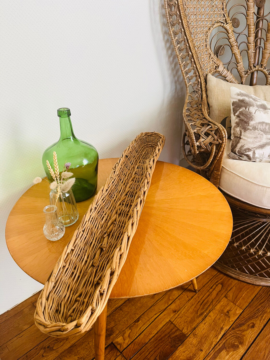 Vintage baguette bread basket