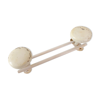 Double coat hook in vintage white lacquered metal