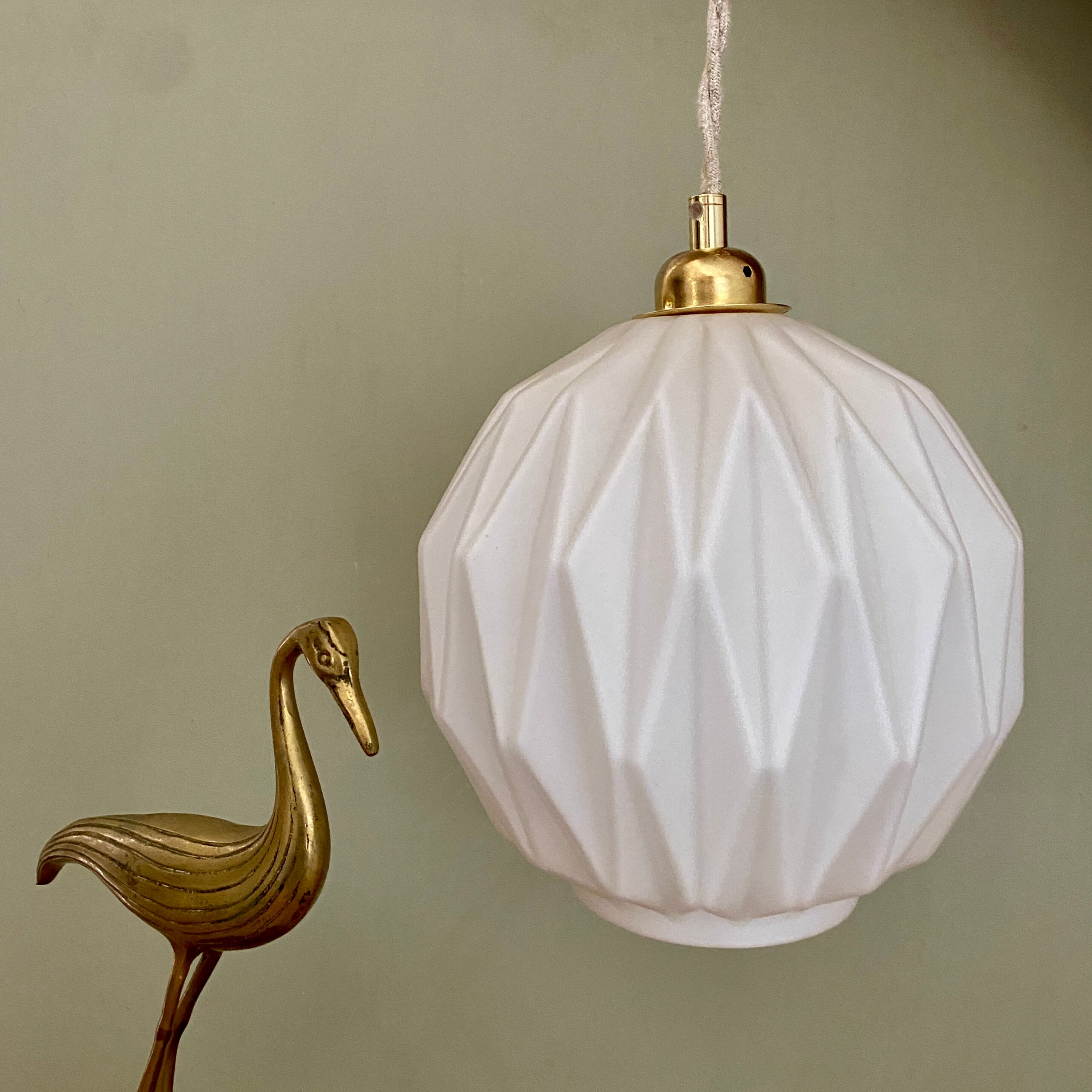 Vintage origami globe pendant lamp in white opaline