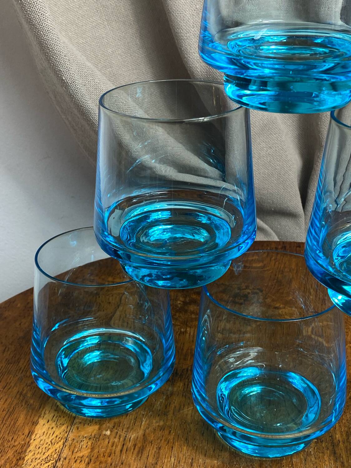 Six verres en verre bleu turquoise