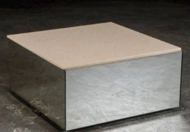 Kristina Dam. Table basse en verre miroir