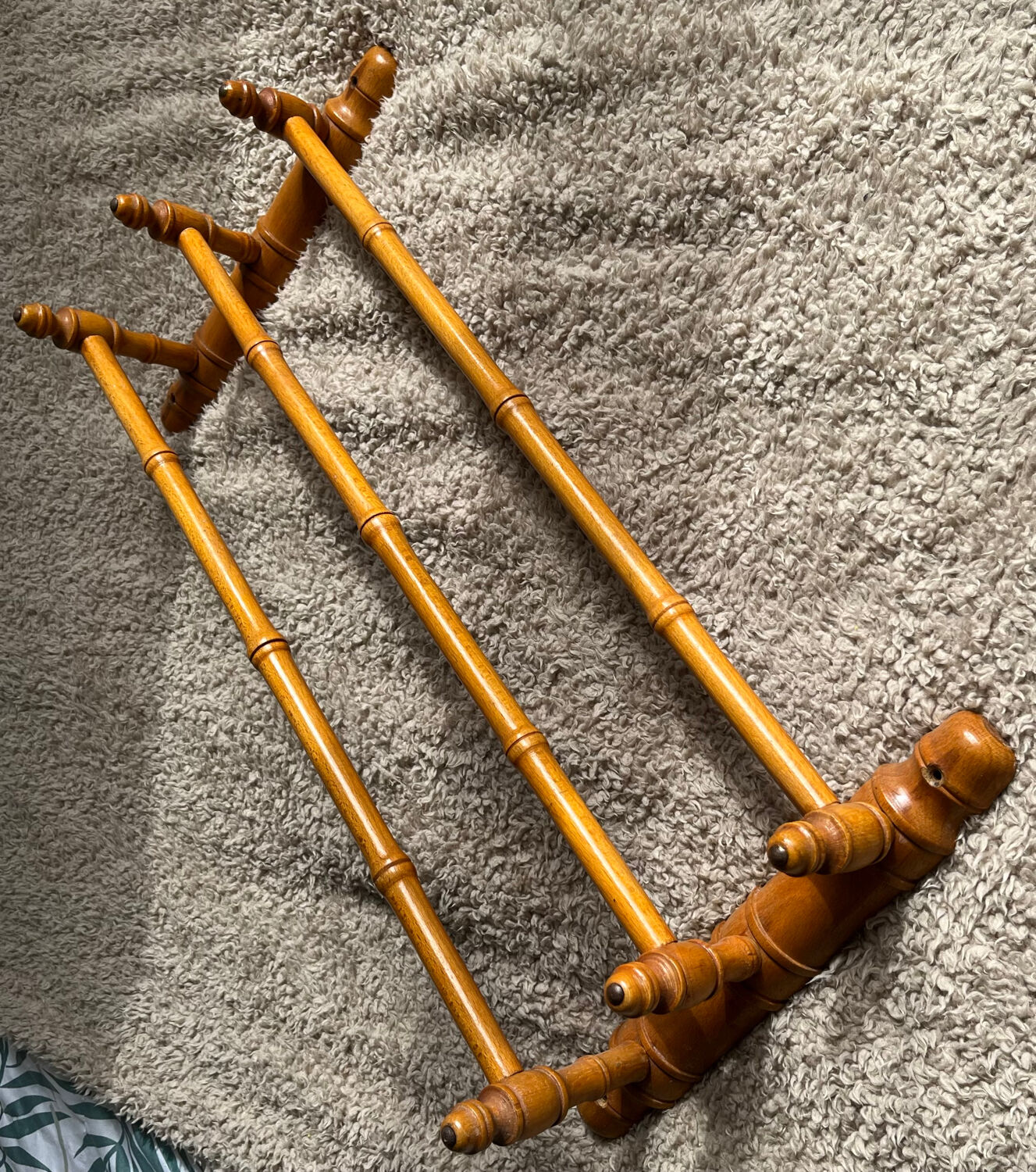 Old wooden towel rack 3 arms