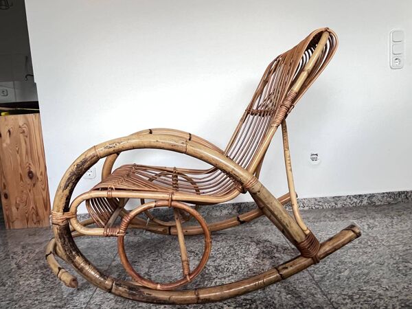 Fauteuil à bascule en rotin massif Franco Albini
