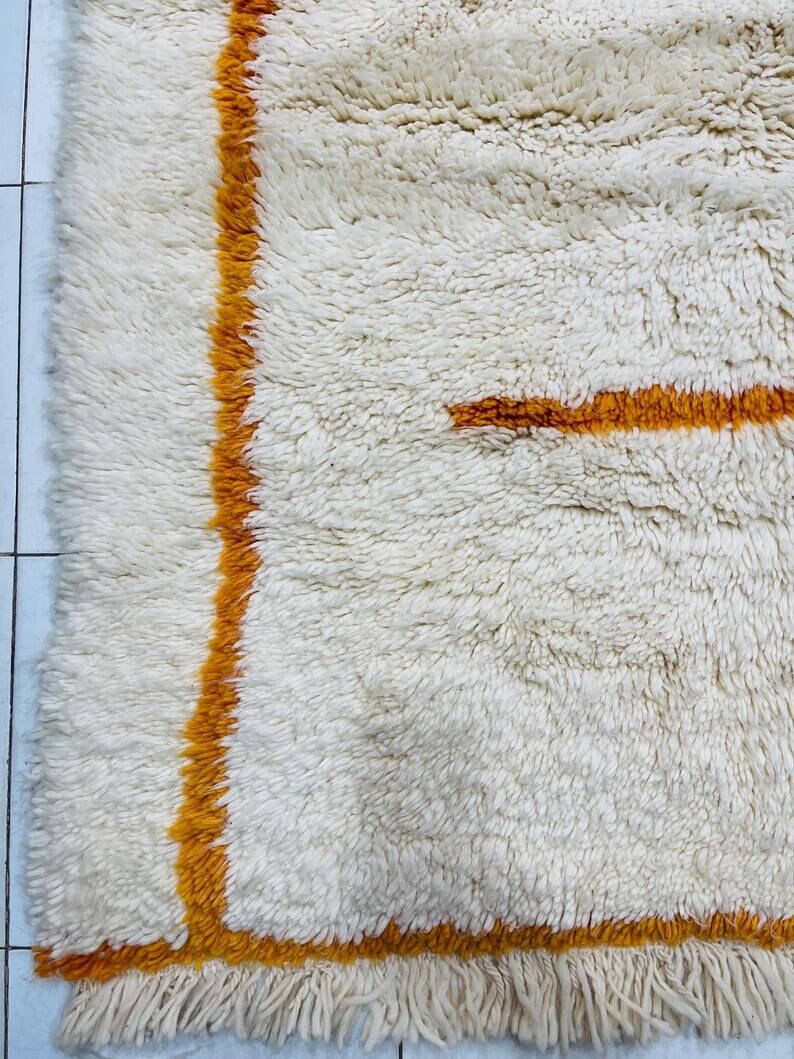 Moroccan rug in natural wool 200cm x 300cm
