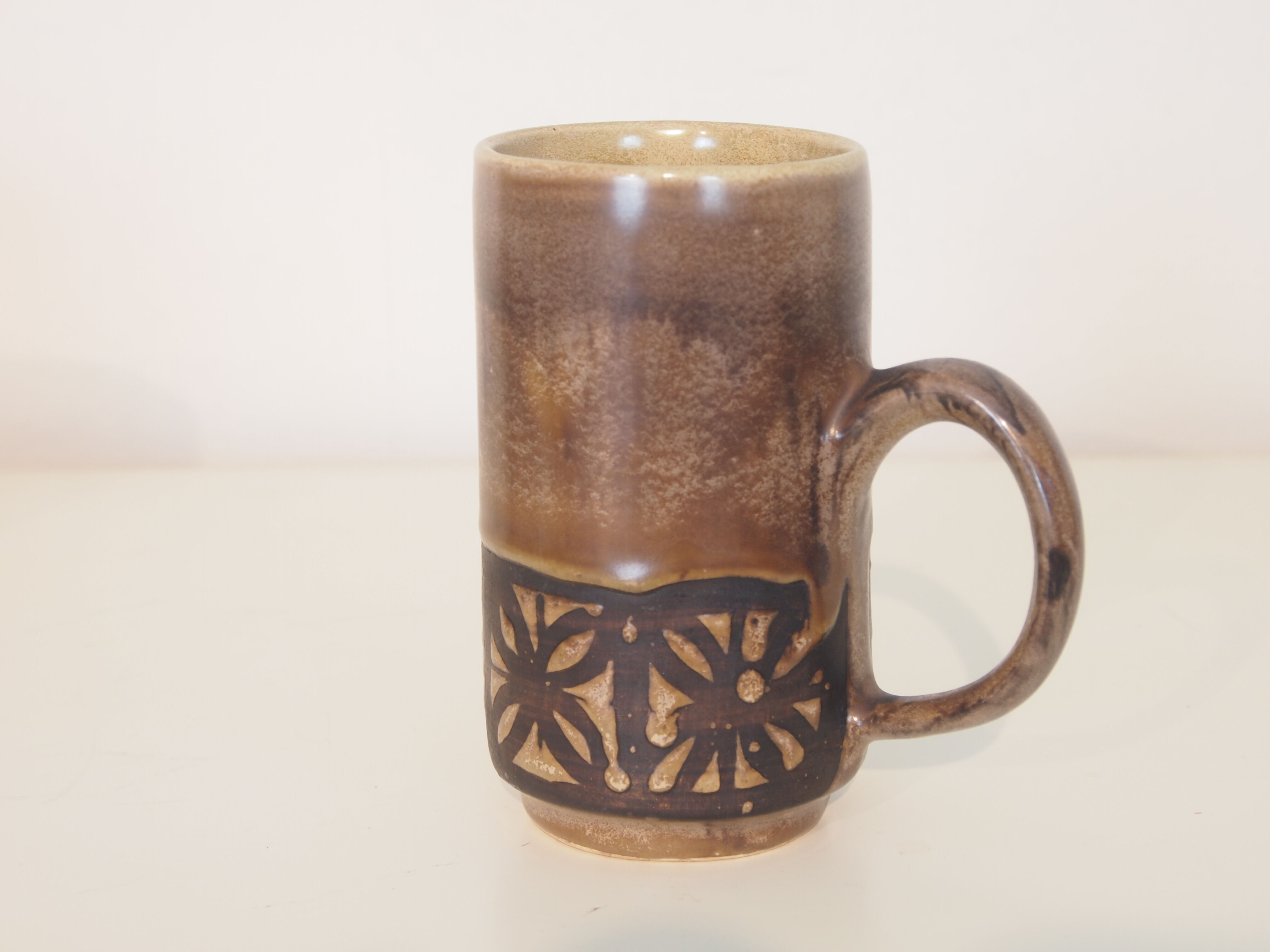 Set of 4 vintage mid century brutalist tea mugs by David Sharp