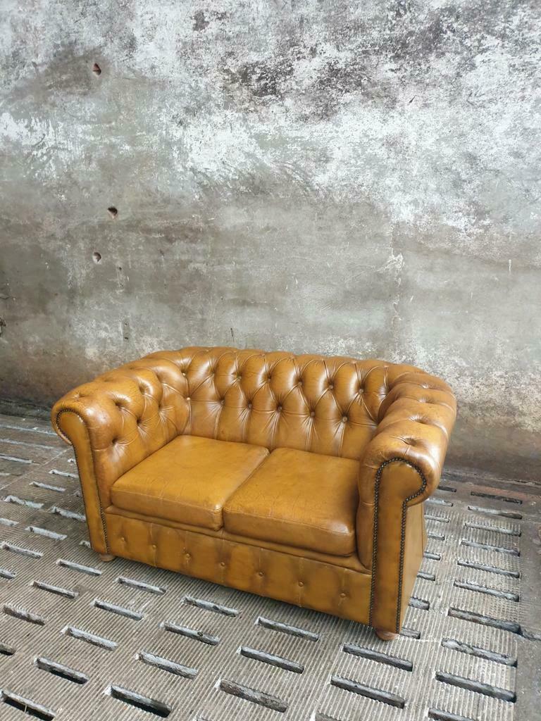 Old Chesterfield sofa 2 seater 140 cm