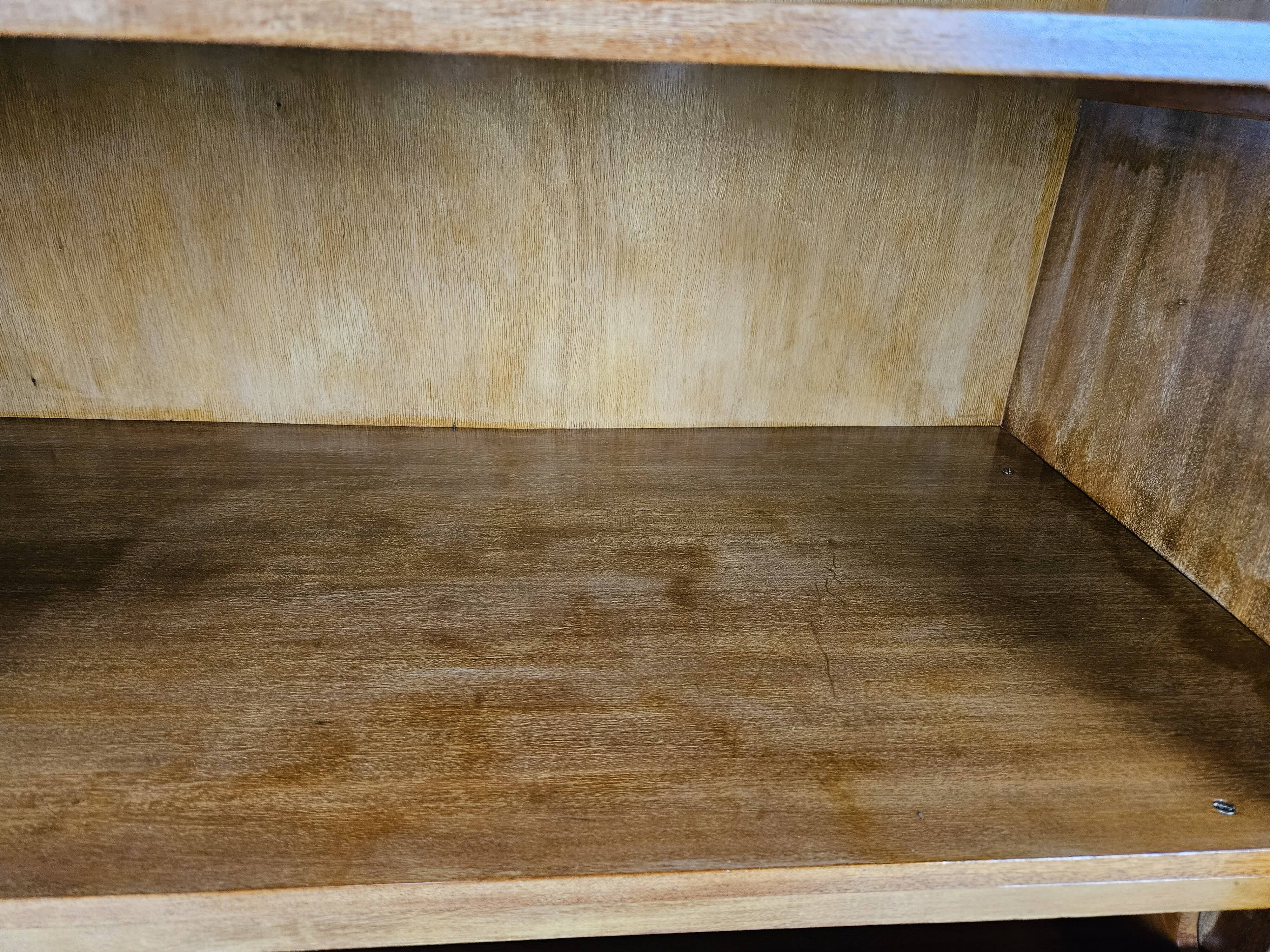 Art decò sideboard in thuja and walnut