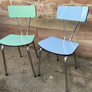 2 chaises en formica dépareillées mid century vintage 1960