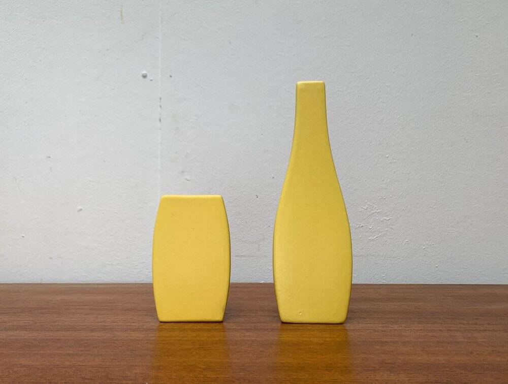Set of 2 minimalist postmodern Italian vases by Bel Mondo, 1980s.