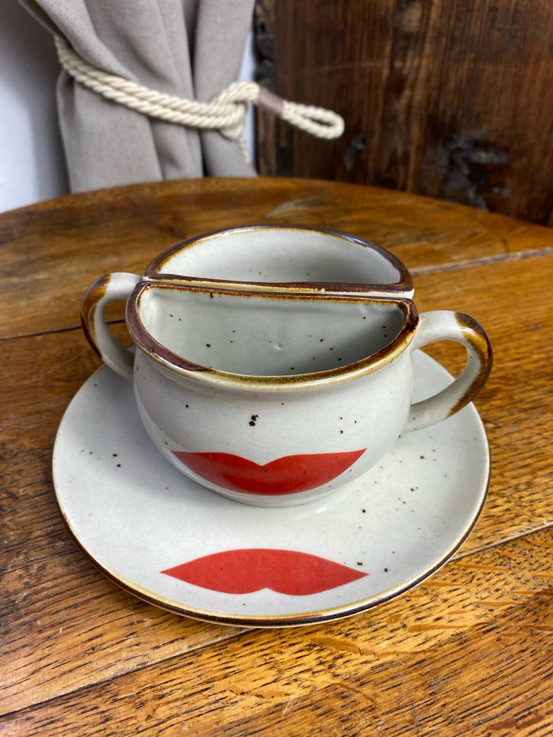 Duo mugs in stoneware