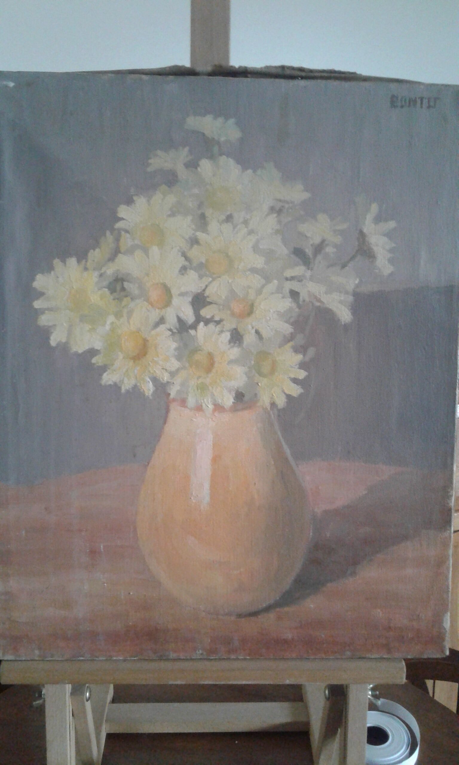 Still life with bouquet of daisies