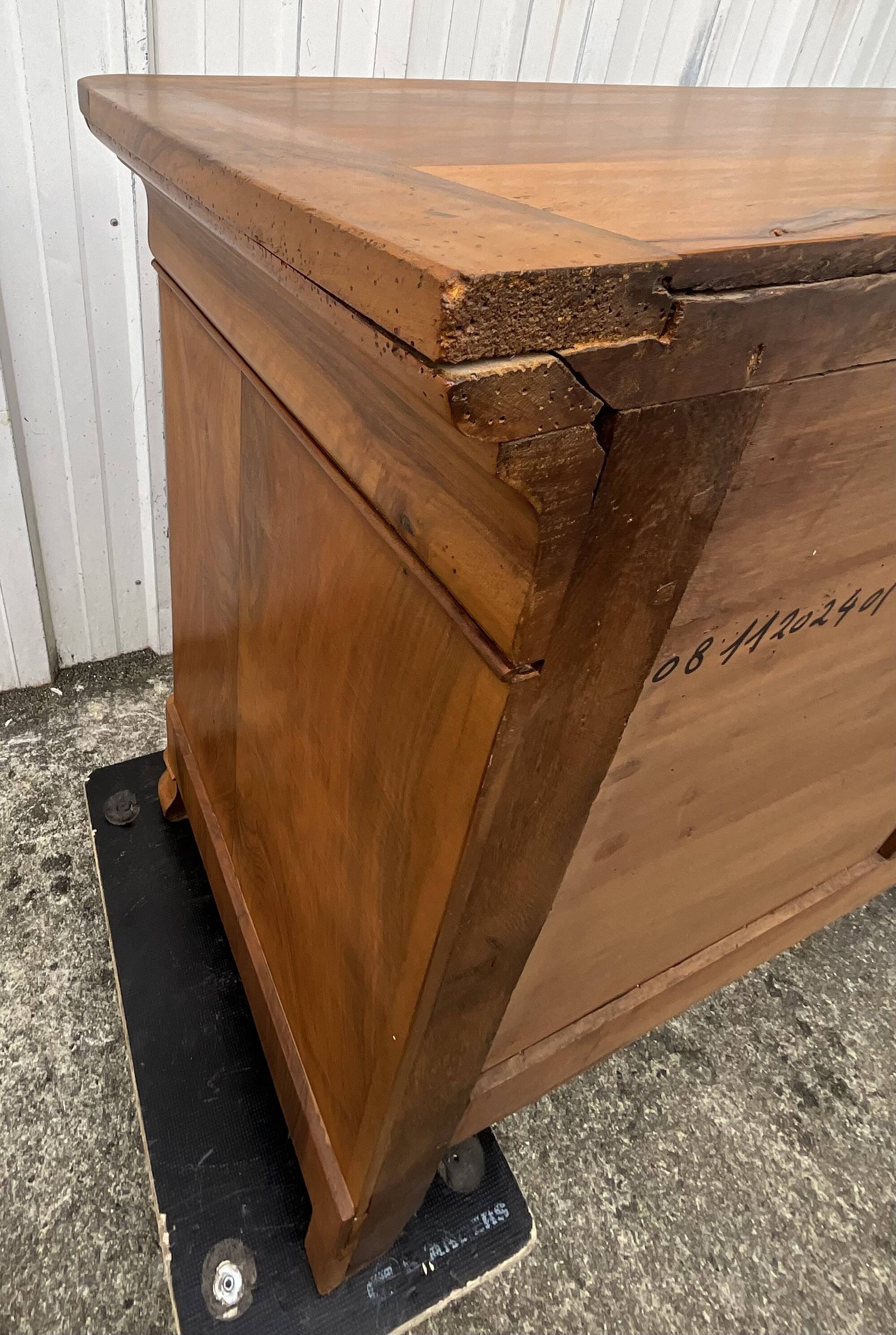 French Commode Louis Philippe Mid 19th Century In Walnut Burl