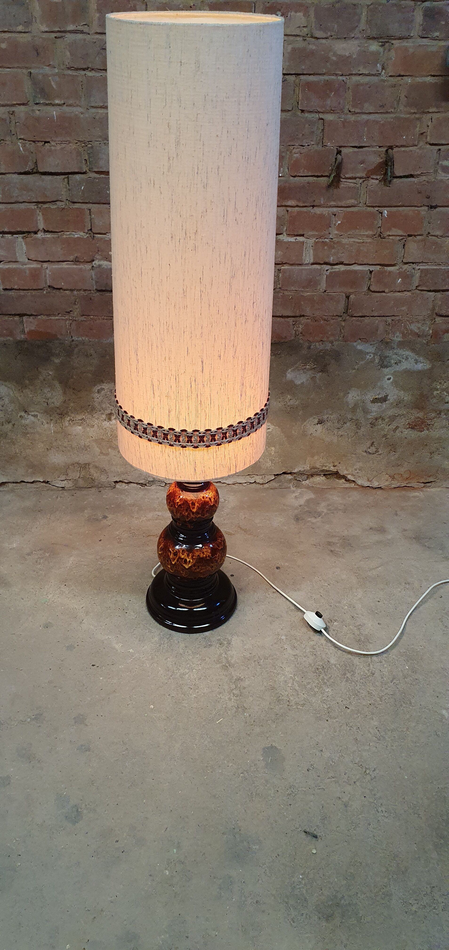 Ceramic foot floor lamp 70"