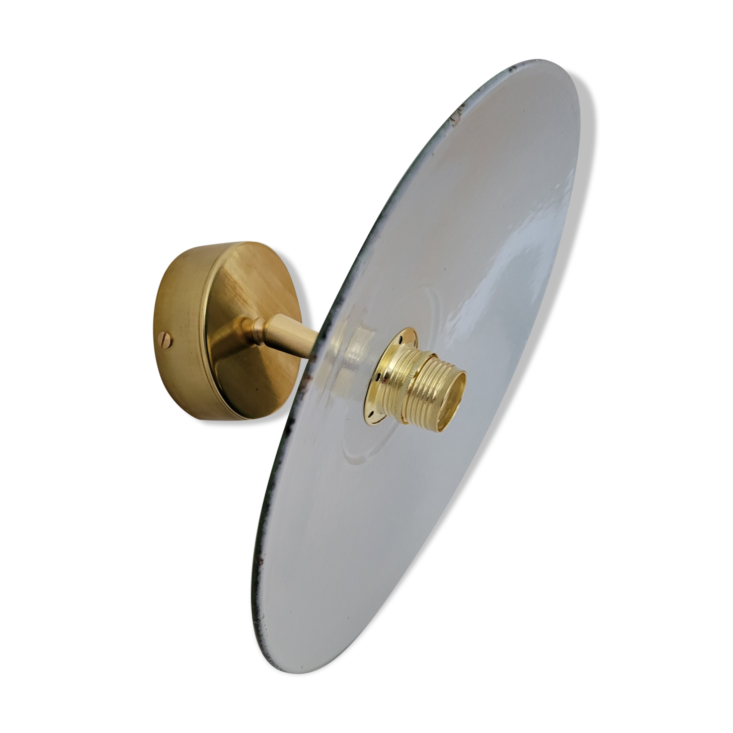 Otientable brass wall lamp and enamelled sheet metal