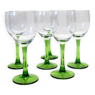 6 verres à pied vert en très bon état