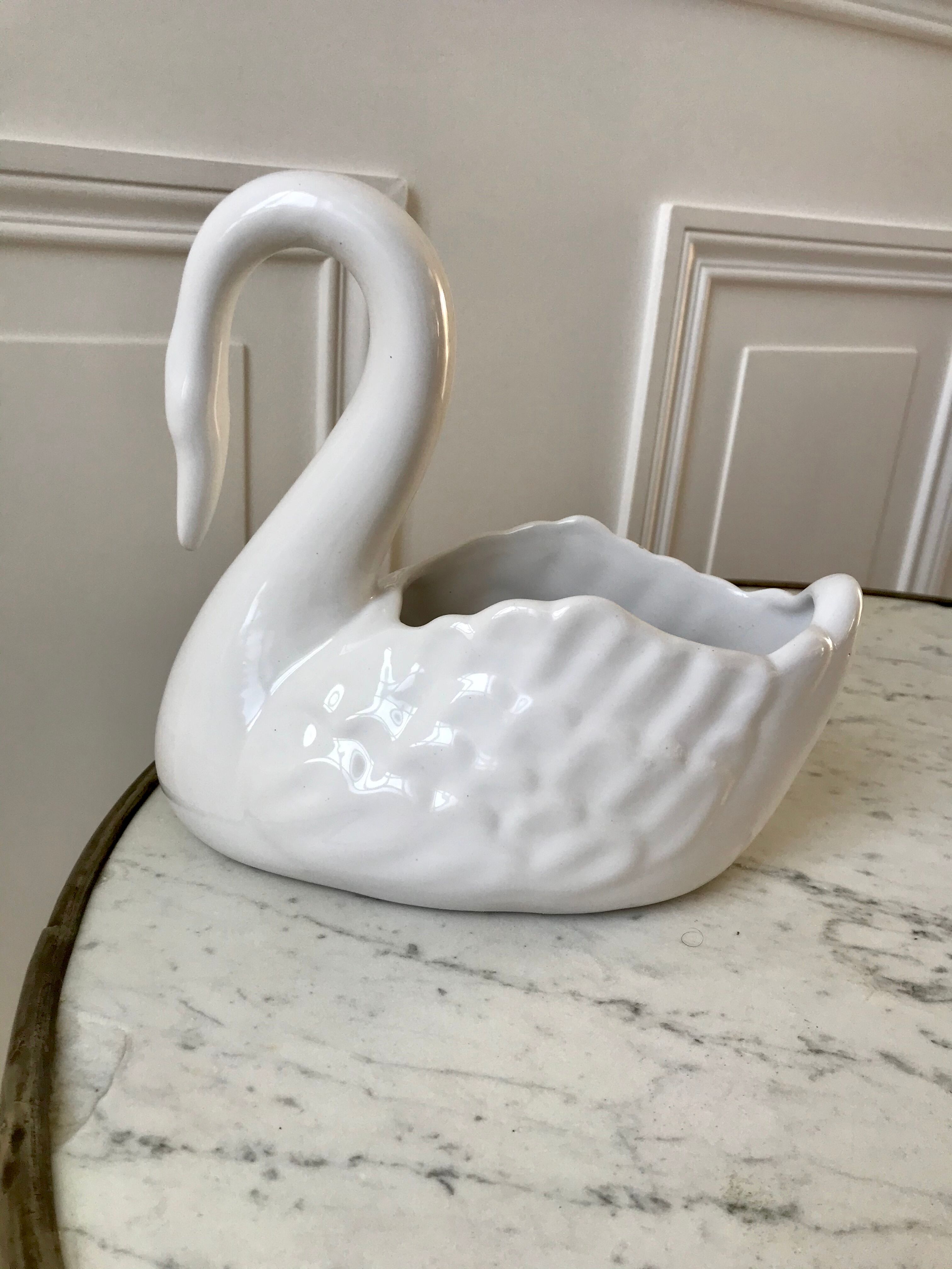 White ceramic swan pot cover 50/60s