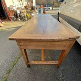Farm table