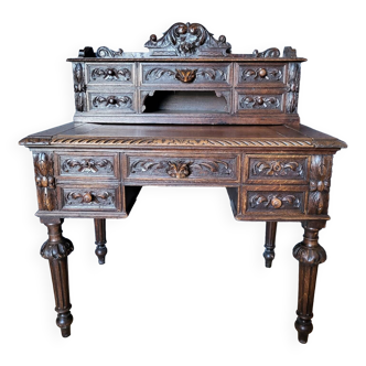 19th century Renaissance tiered desk in oak