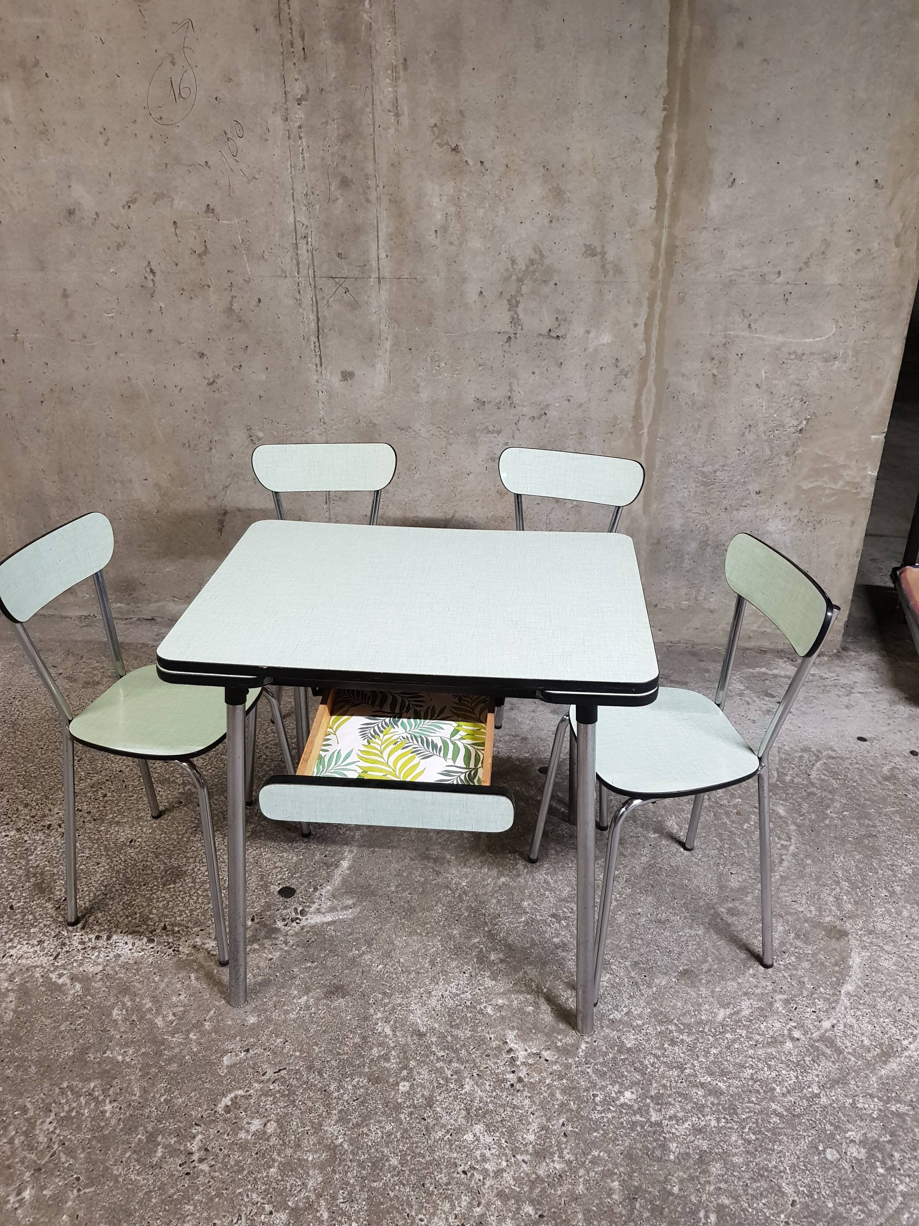 Table and chairs in mint green formica