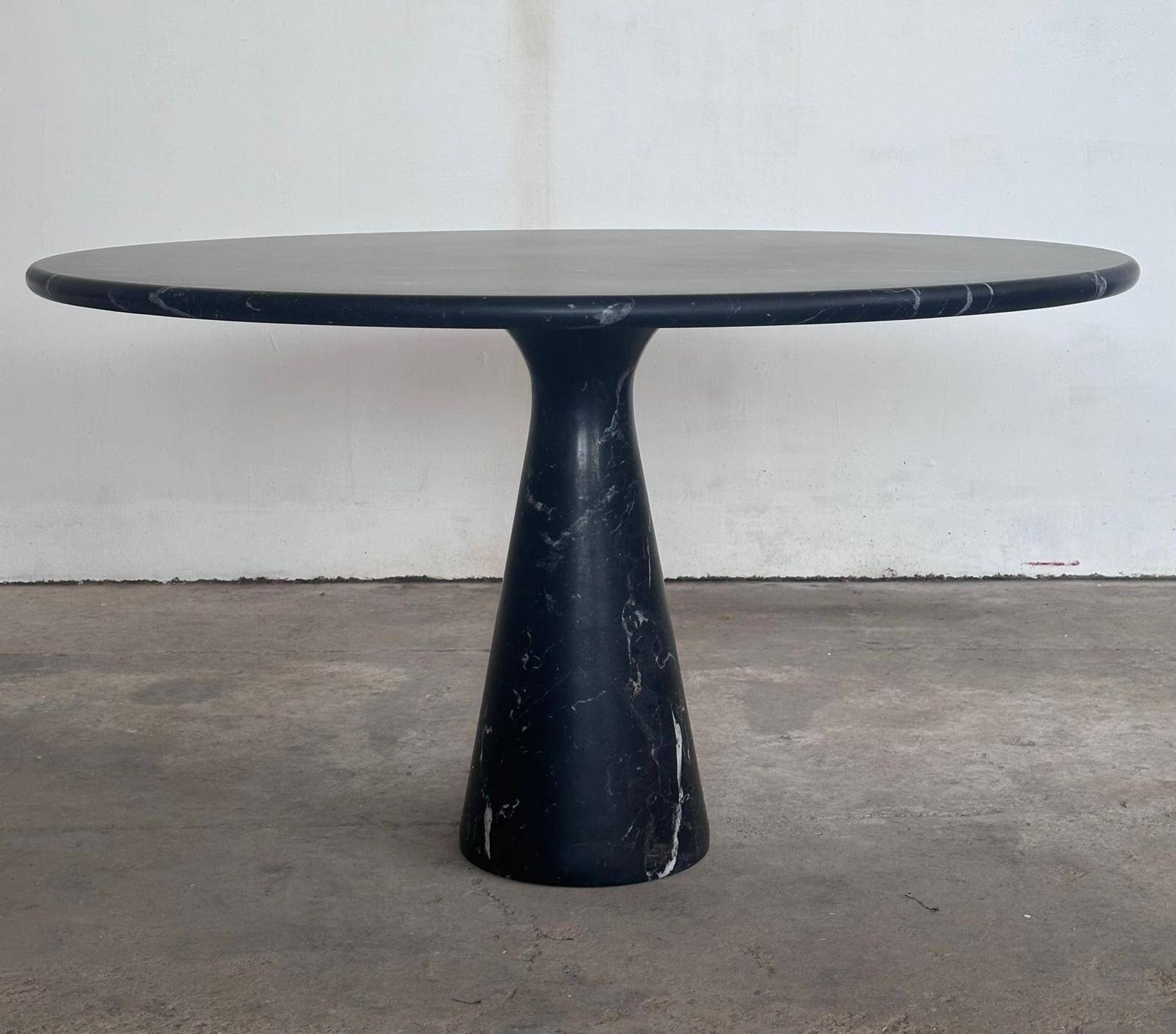 Angelo Mangiarotti M1 dining table Nero Marquina marble 130cm
