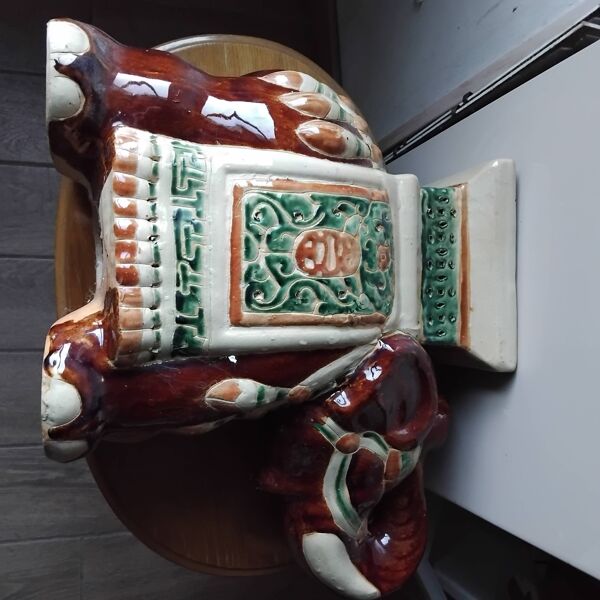 Porte plante éléphant en terre cuite