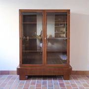 Bibliothèque vitrée en noyer, esprit Art déco, années 60