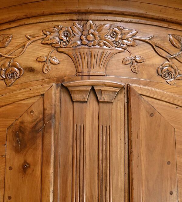 Armoire Nantaise en Merisier, style Louis XV – 1ère partie XIXe