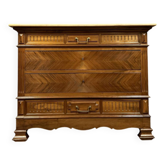 Exceptionnelle commode de style Louis XVI en noyer vers 1850