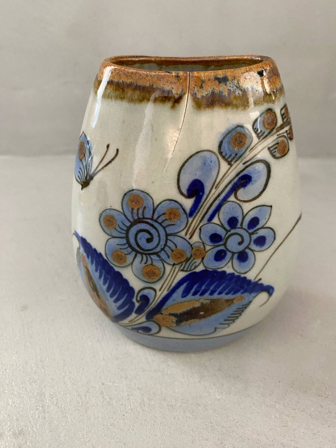 Mexican handcrafted ceramic vase signed bird flower
