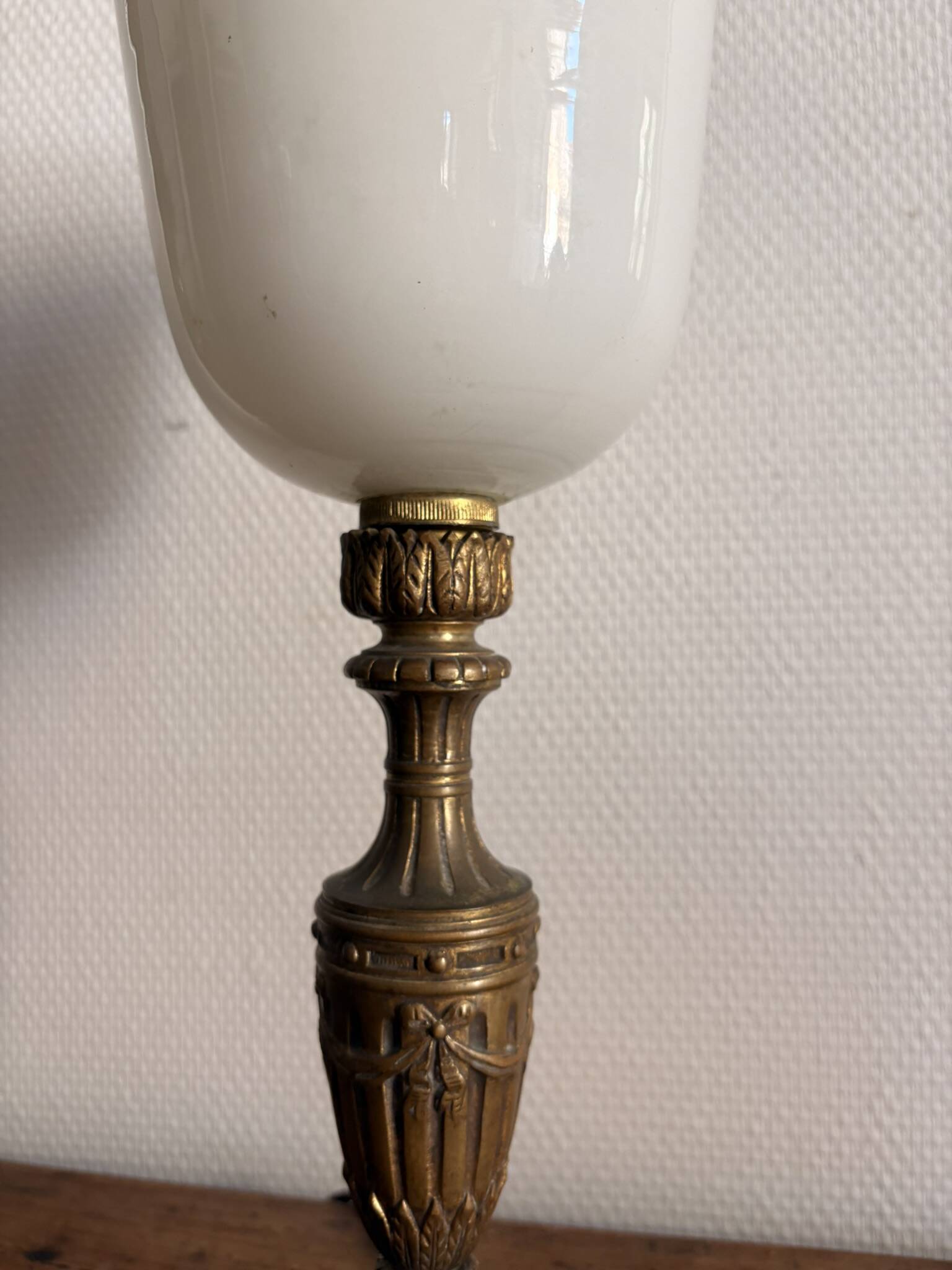 Lampe Bouillotte Style Louis XVI Laiton Doré Tulipe Opaline