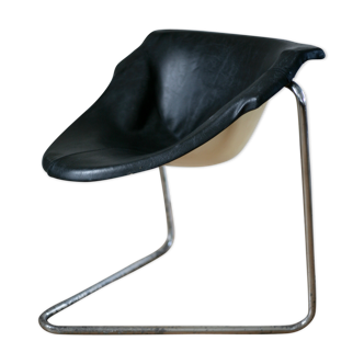 Chaise Pussycat, édition Steiner, design de Kwok Hoi Chan, France , 1969