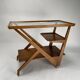 Chariot de bar en bois dans le goût de Charlotte Perriand, Italie années 1950