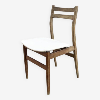 Scandinavian chair in white skai