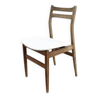 Scandinavian chair in white skai