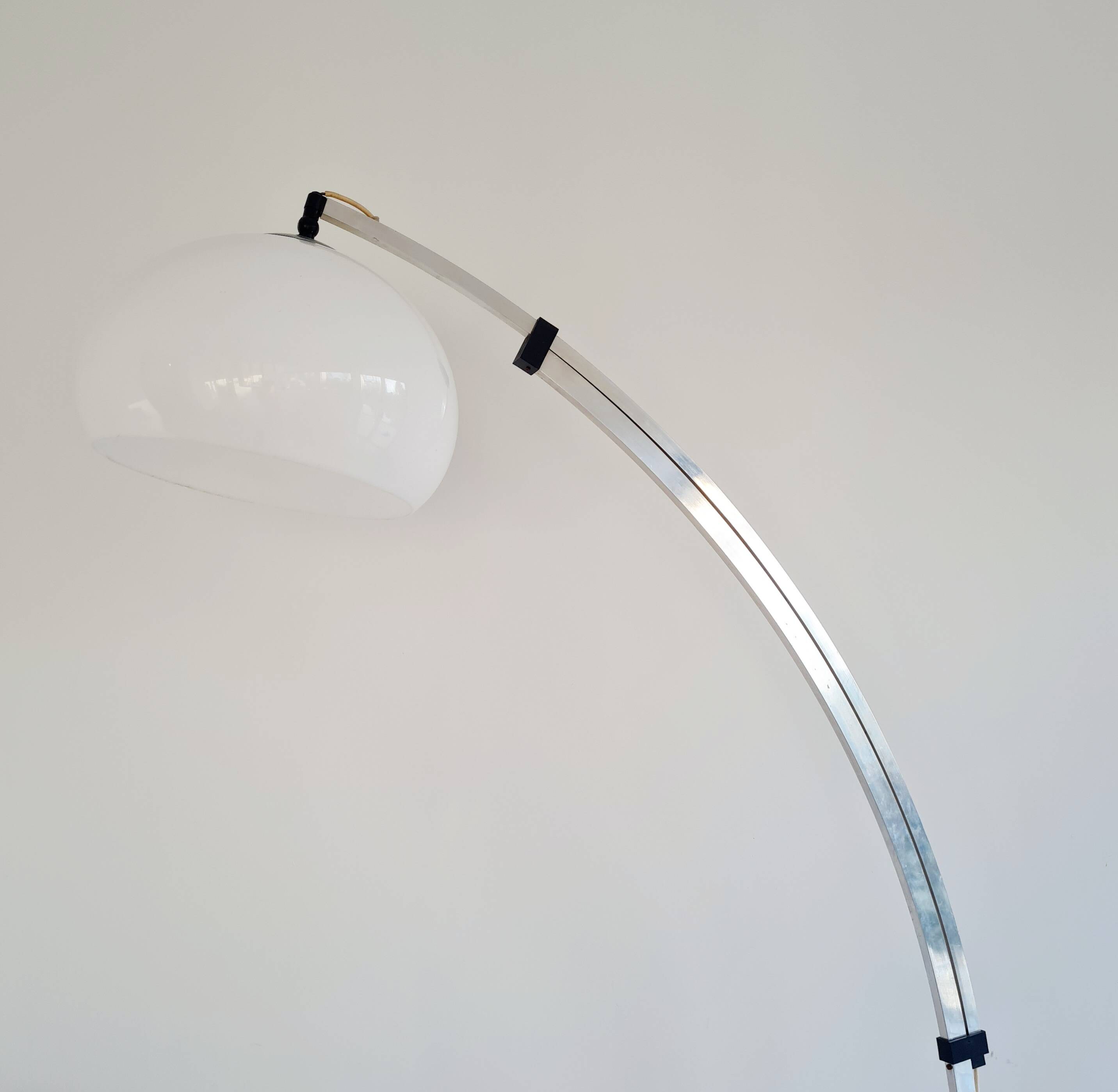 Arc floor lamp from the 60s-70s Guzzini