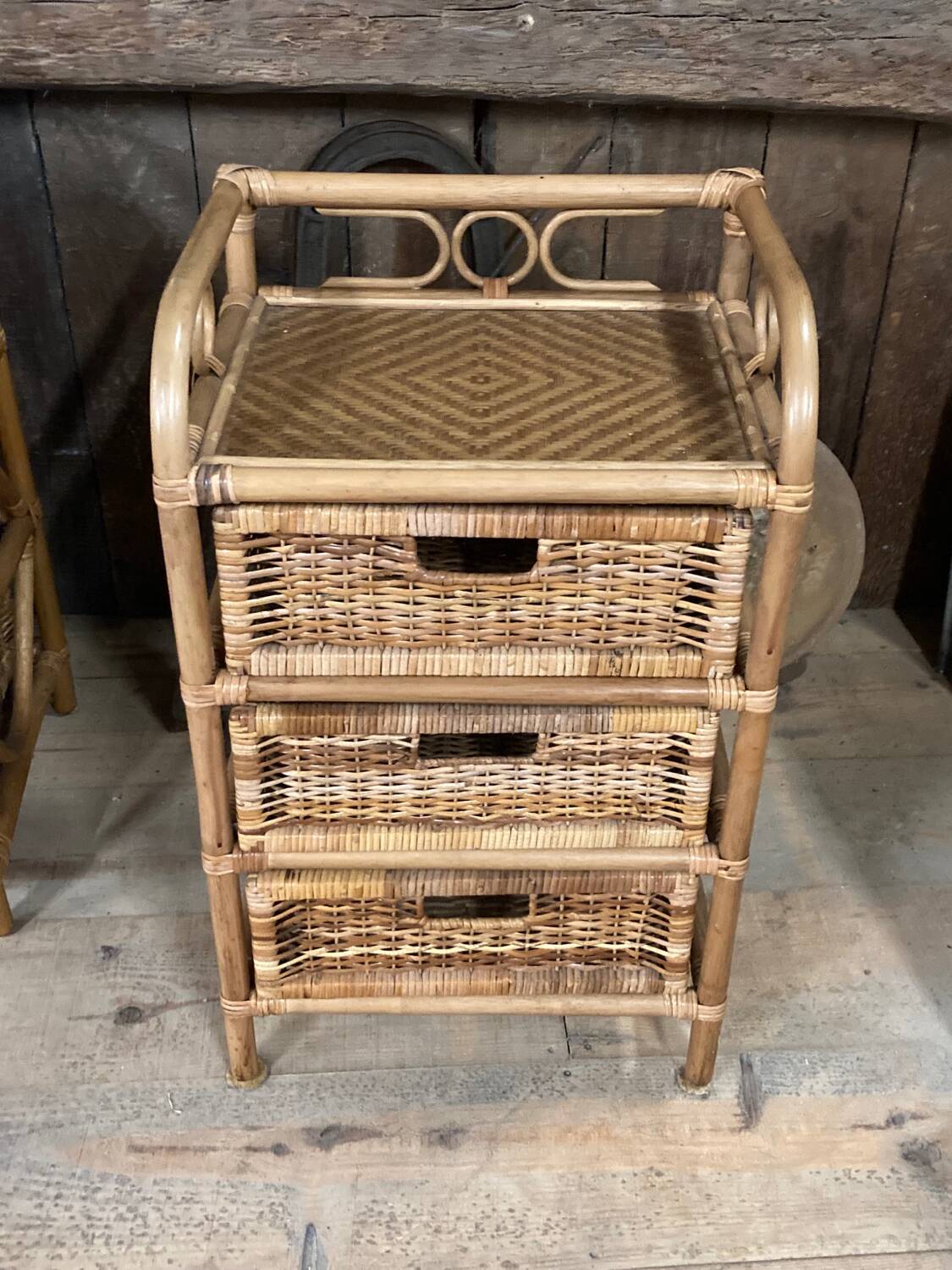 Meuble en rotin vintage