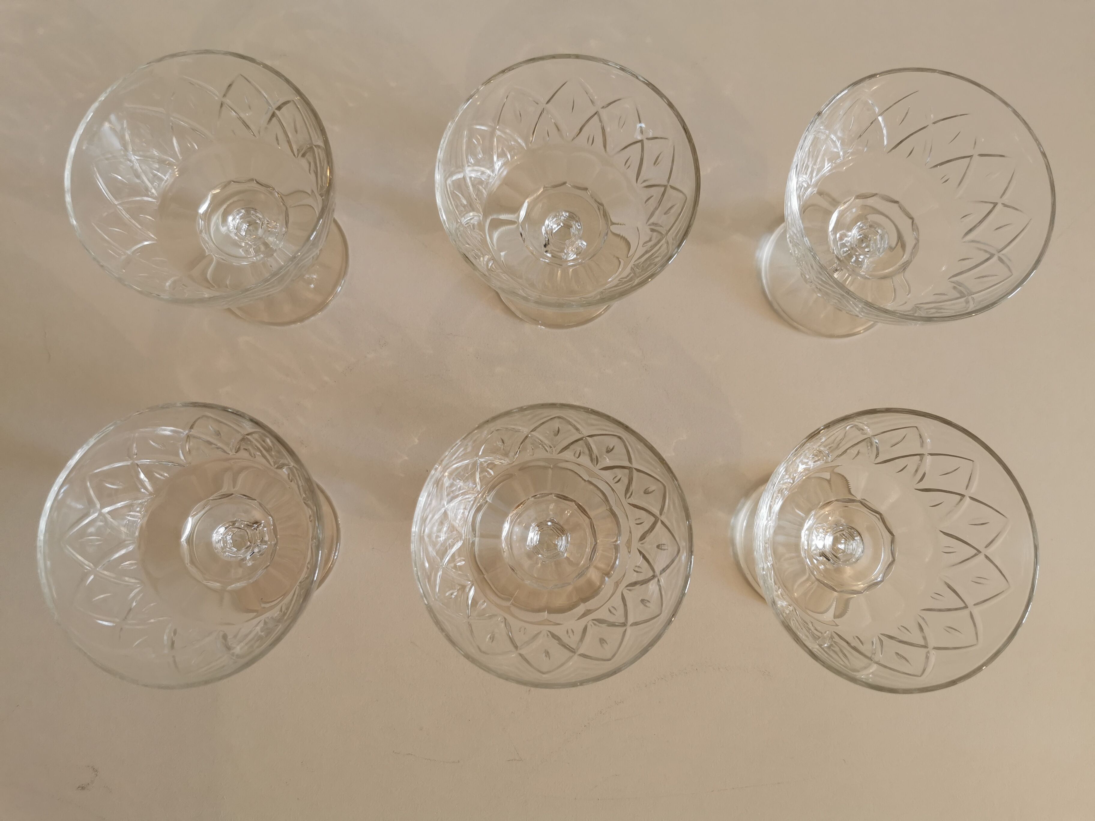 Lot of 6 vintage chiseled foot glasses