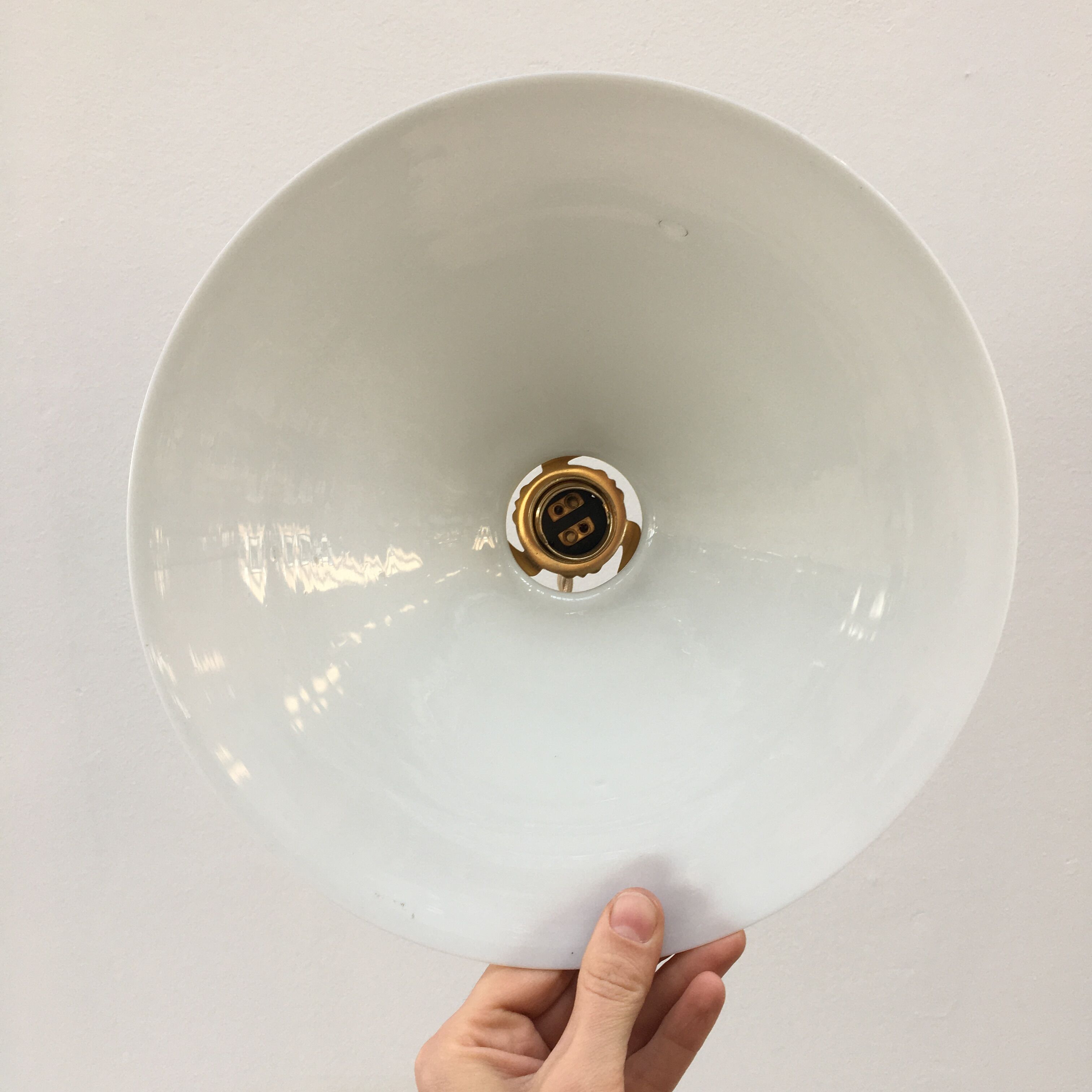 Pair of suspensions in white opaline